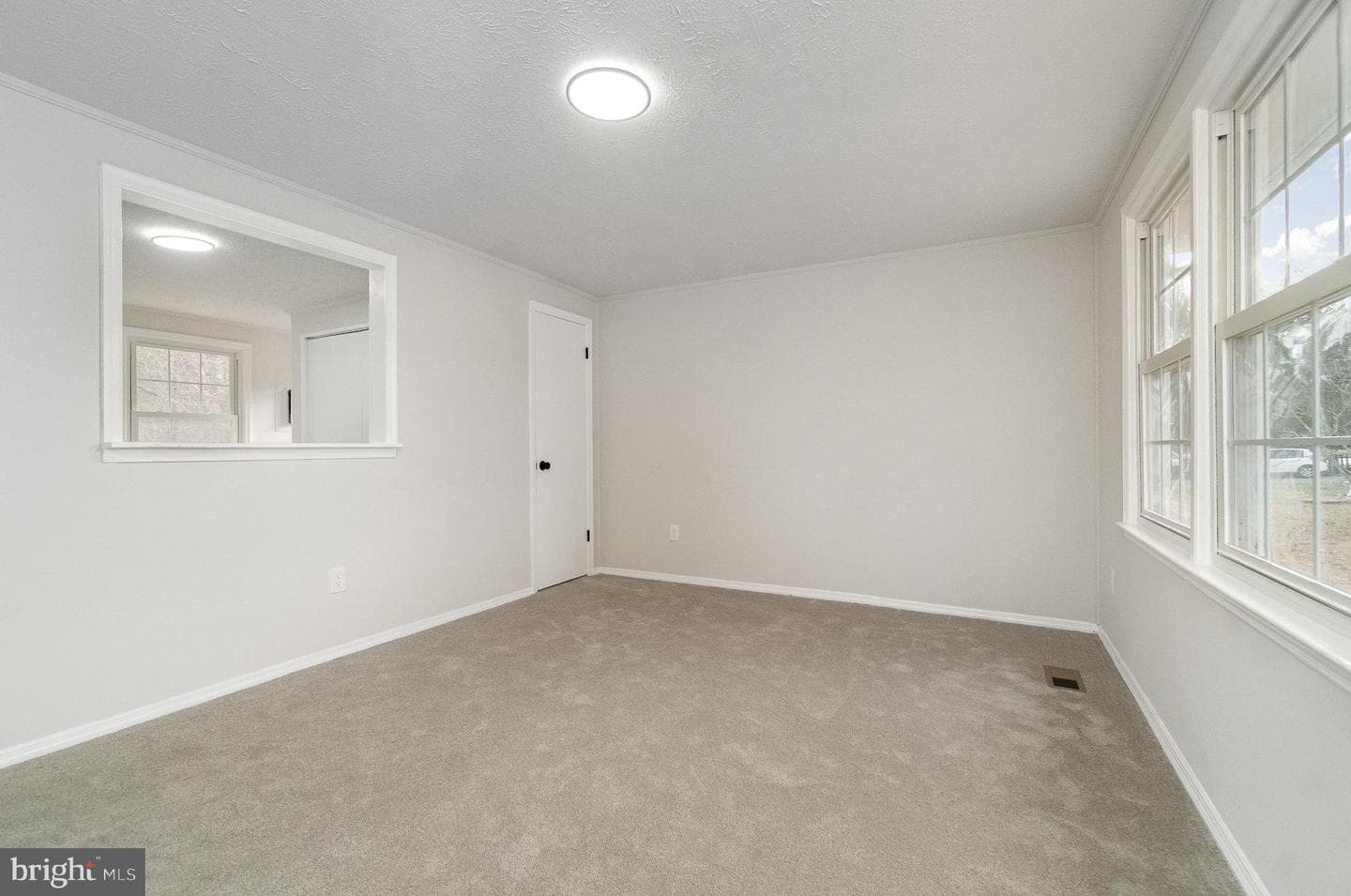 19256 Perimeter Road photo 4