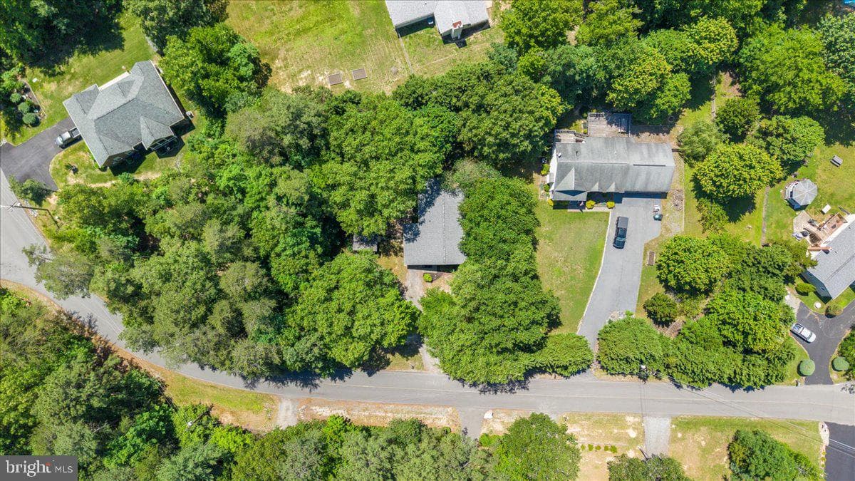 803 Lake Caroline Drive photo 14