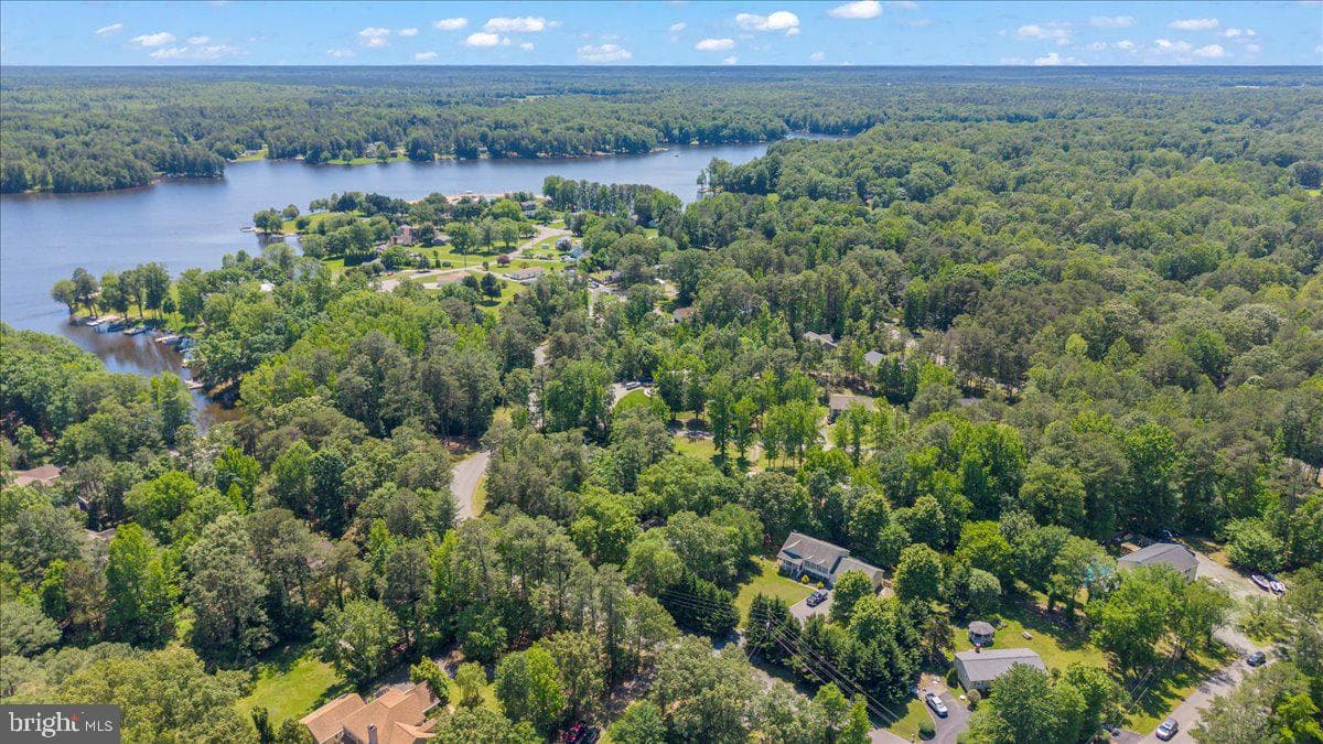 803 Lake Caroline Drive photo 16
