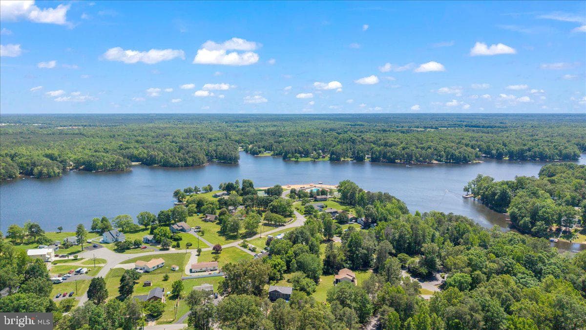 803 Lake Caroline Drive photo 22