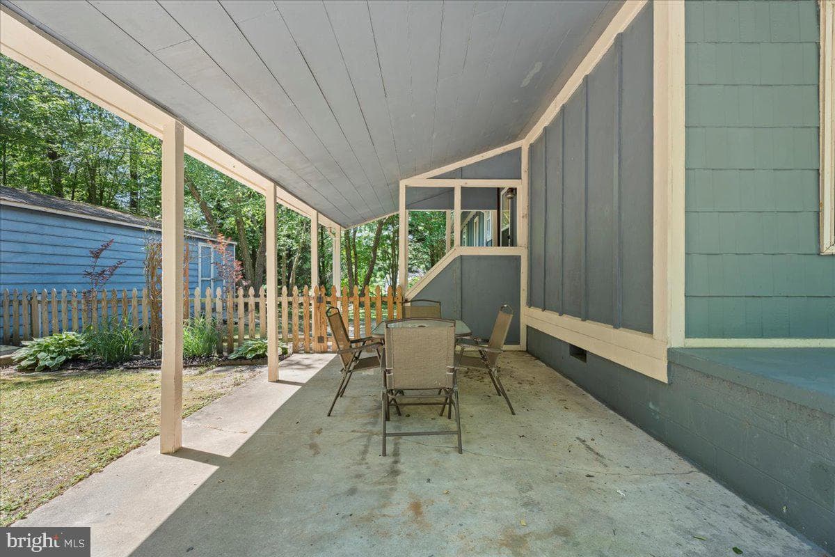 803 Lake Caroline Drive photo 5