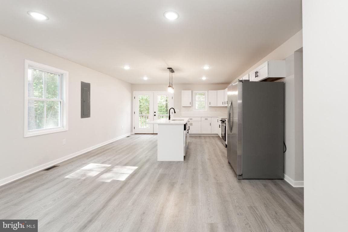 9162 Rhode Island Lane photo 4
