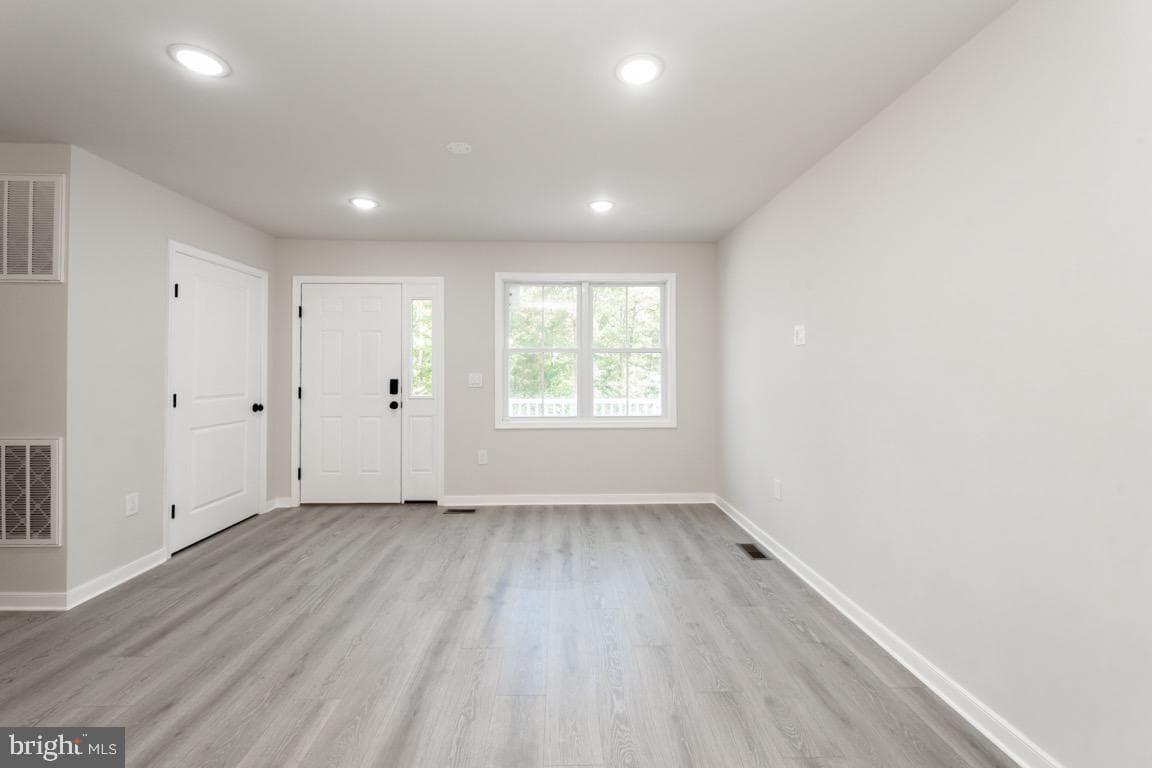 9162 Rhode Island Lane photo 6