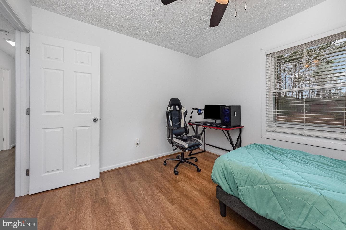 424 Loyalist Drive photo 13