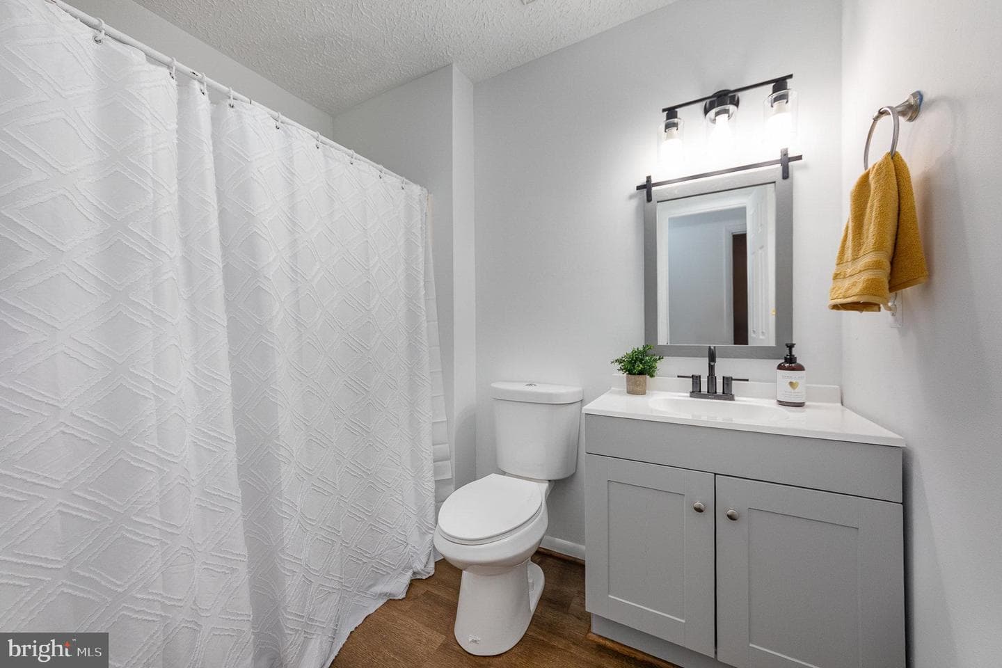 424 Loyalist Drive photo 16
