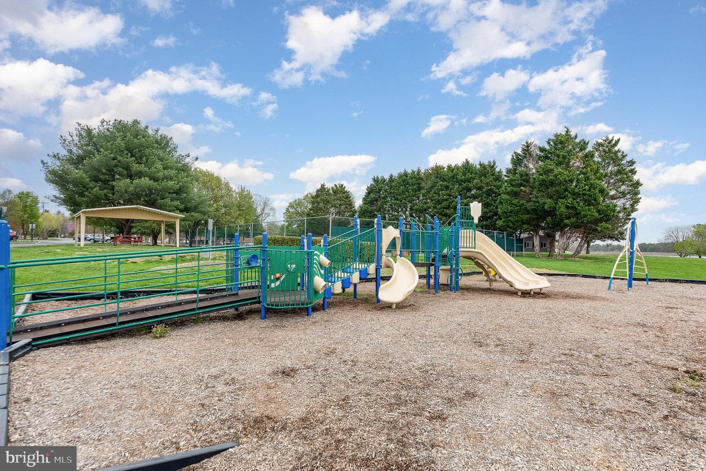 424 Loyalist Drive photo 22