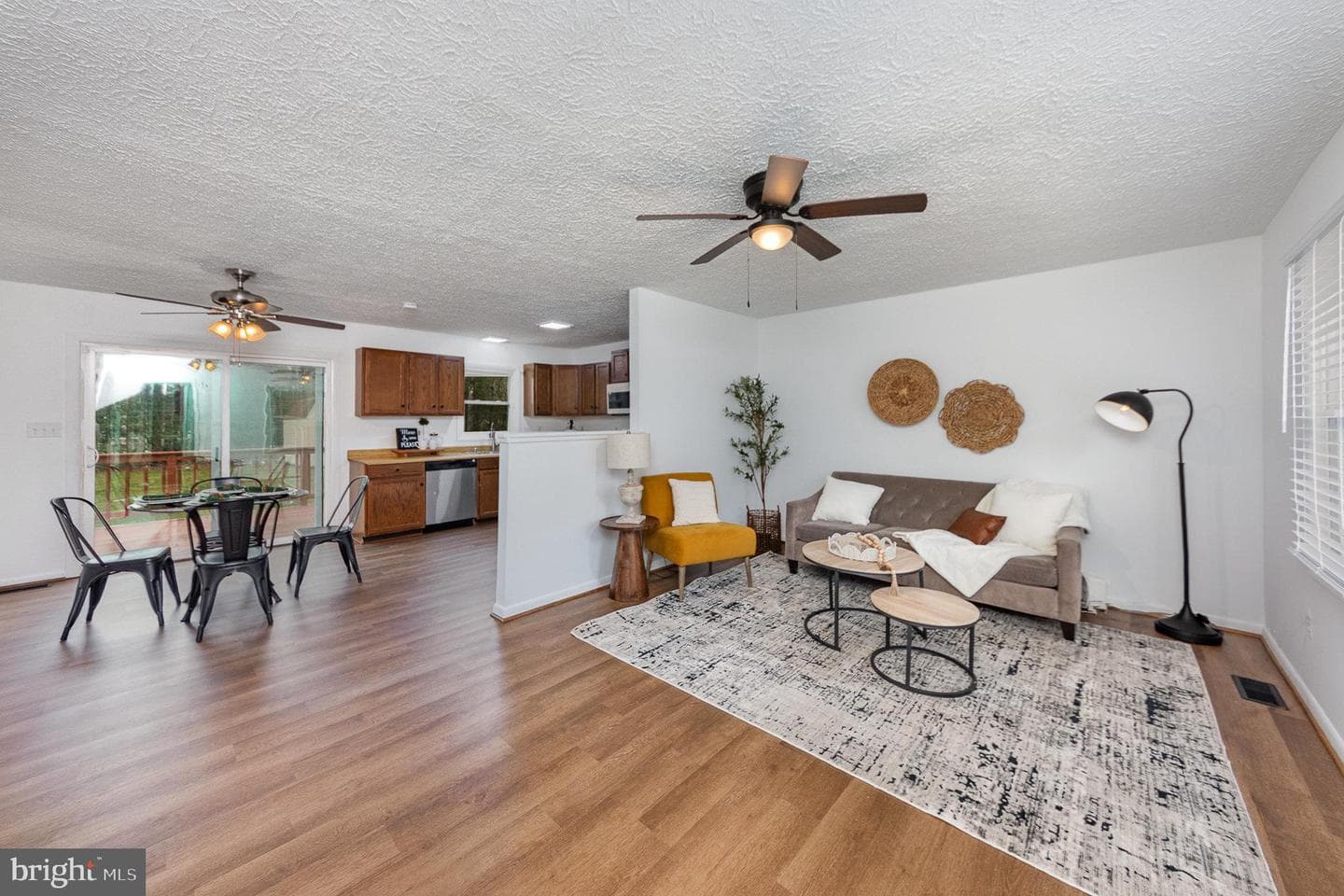 424 Loyalist Drive photo 4