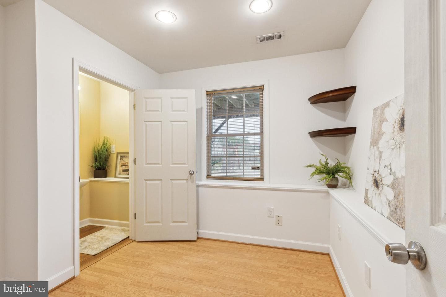 7246 Calvin Lane photo 14