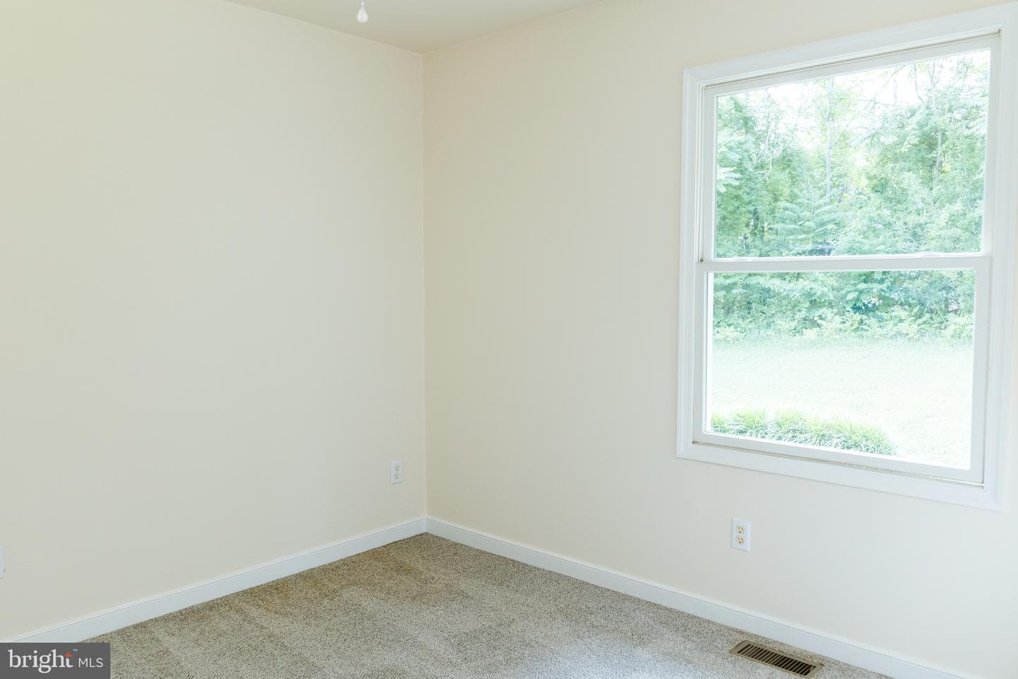 238 Admiral Drive photo 17