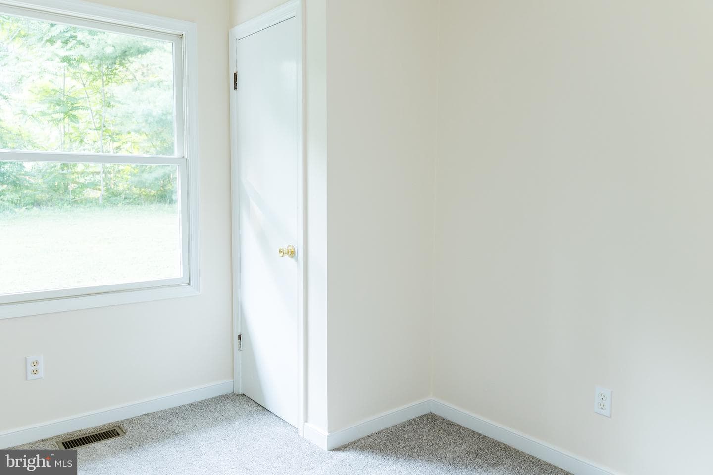 238 Admiral Drive photo 18