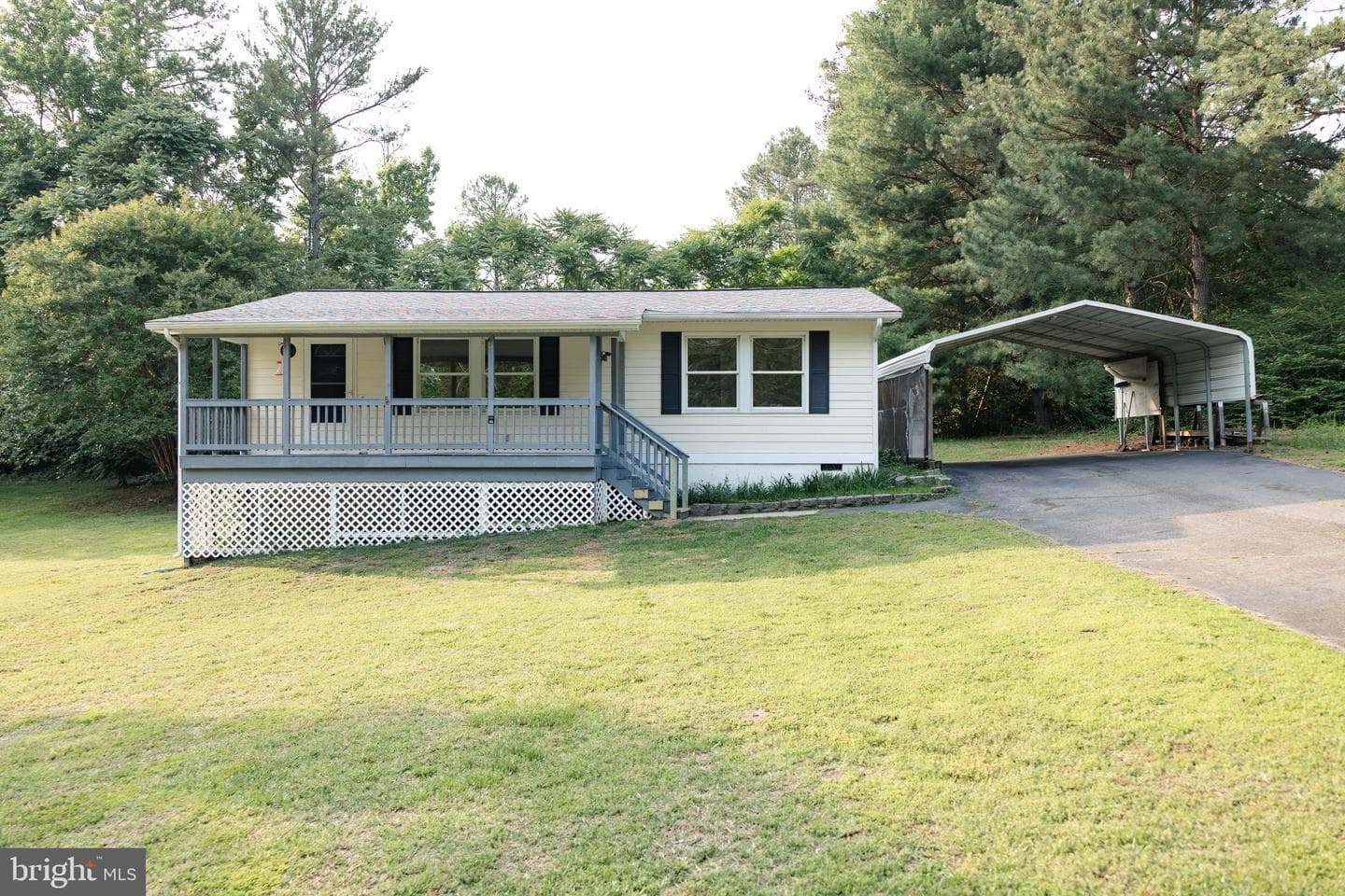 238 Admiral Drive photo 2