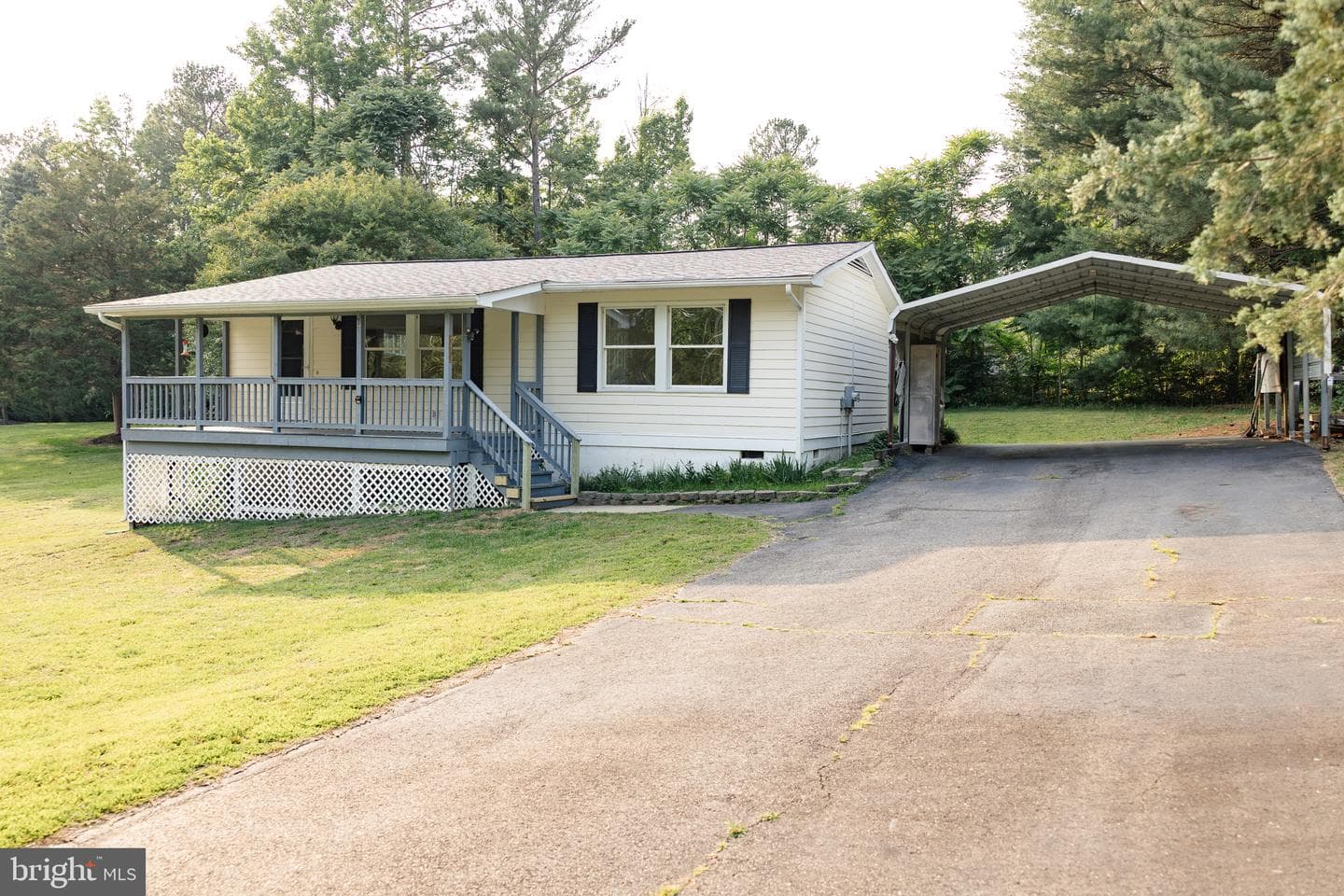 238 Admiral Drive photo 3