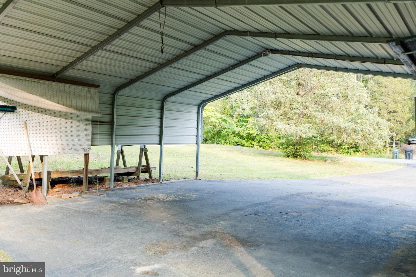 238 Admiral Drive photo 4