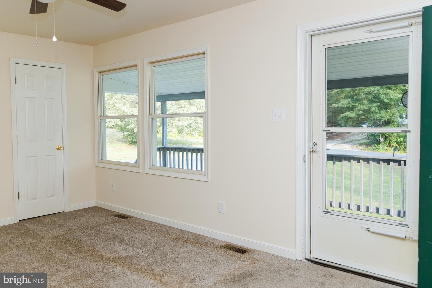 238 Admiral Drive photo 7