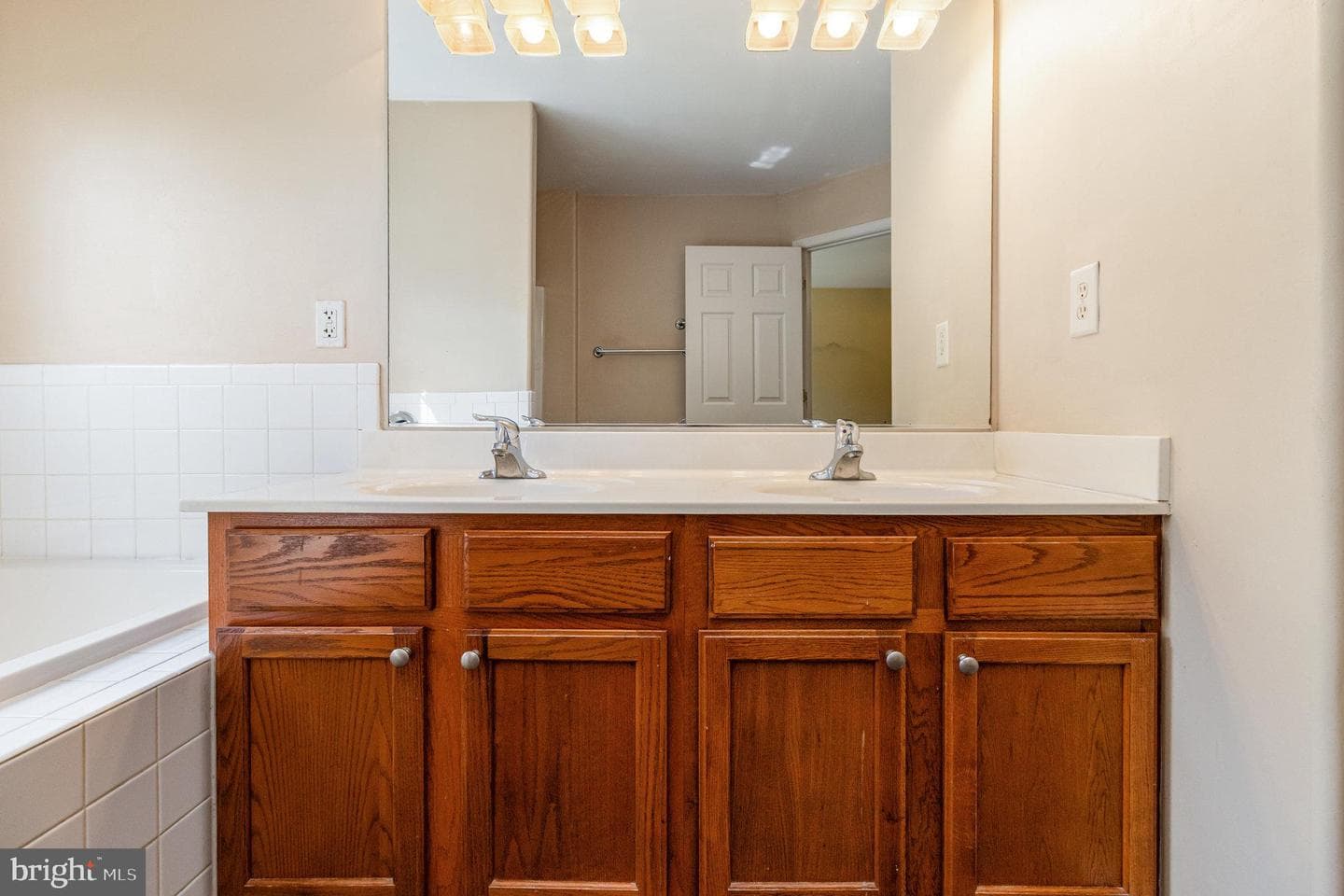23055 Sir Barton Court photo 16