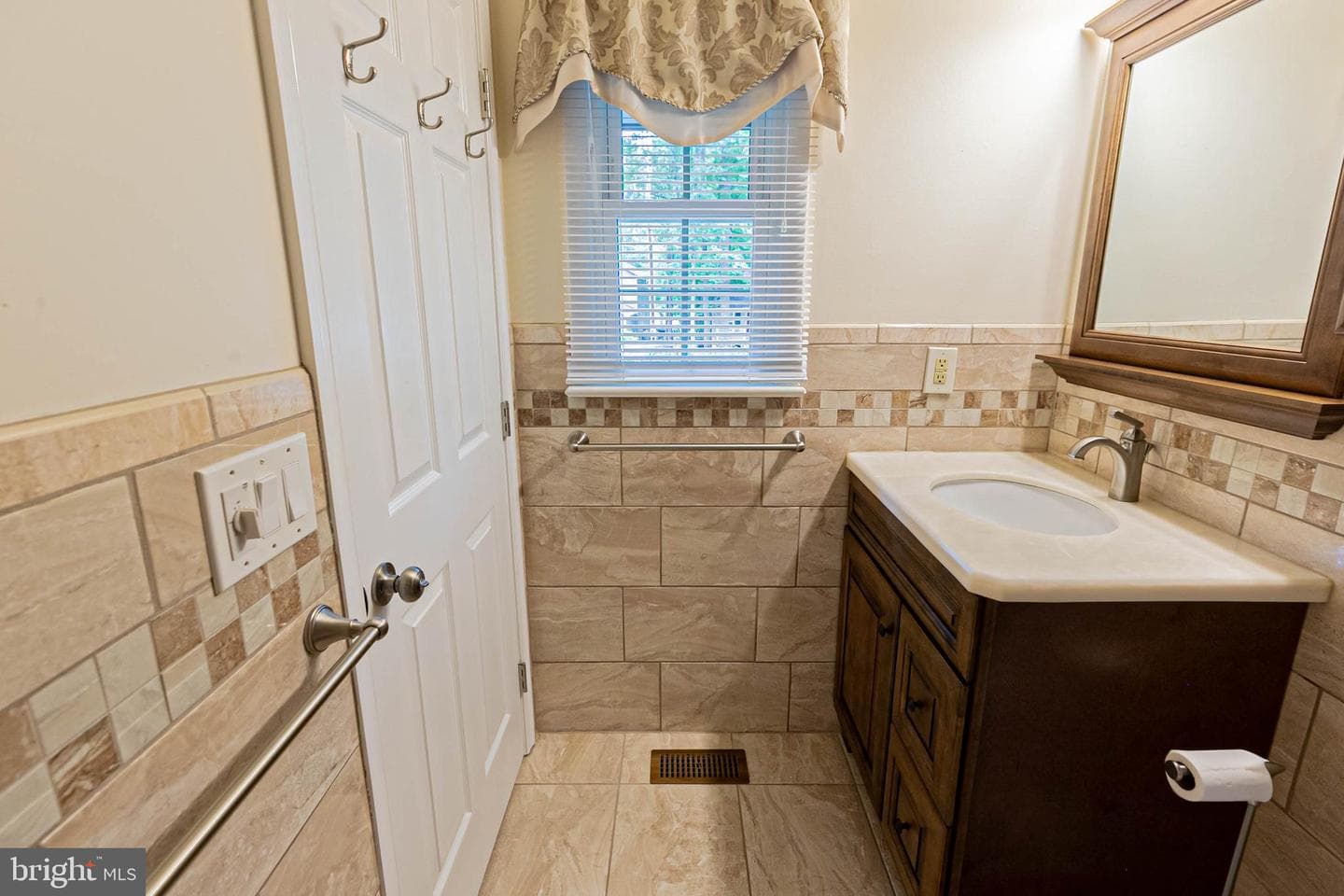 659 Lake Caroline Drive photo 29