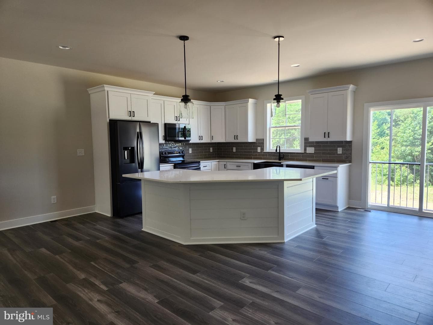 13804 Long Branch Road photo 2