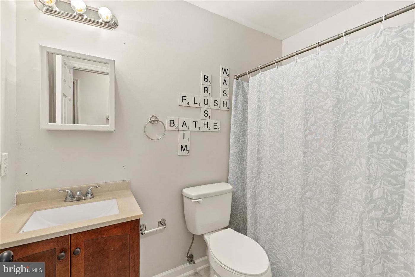 975 Swan Lane photo 17