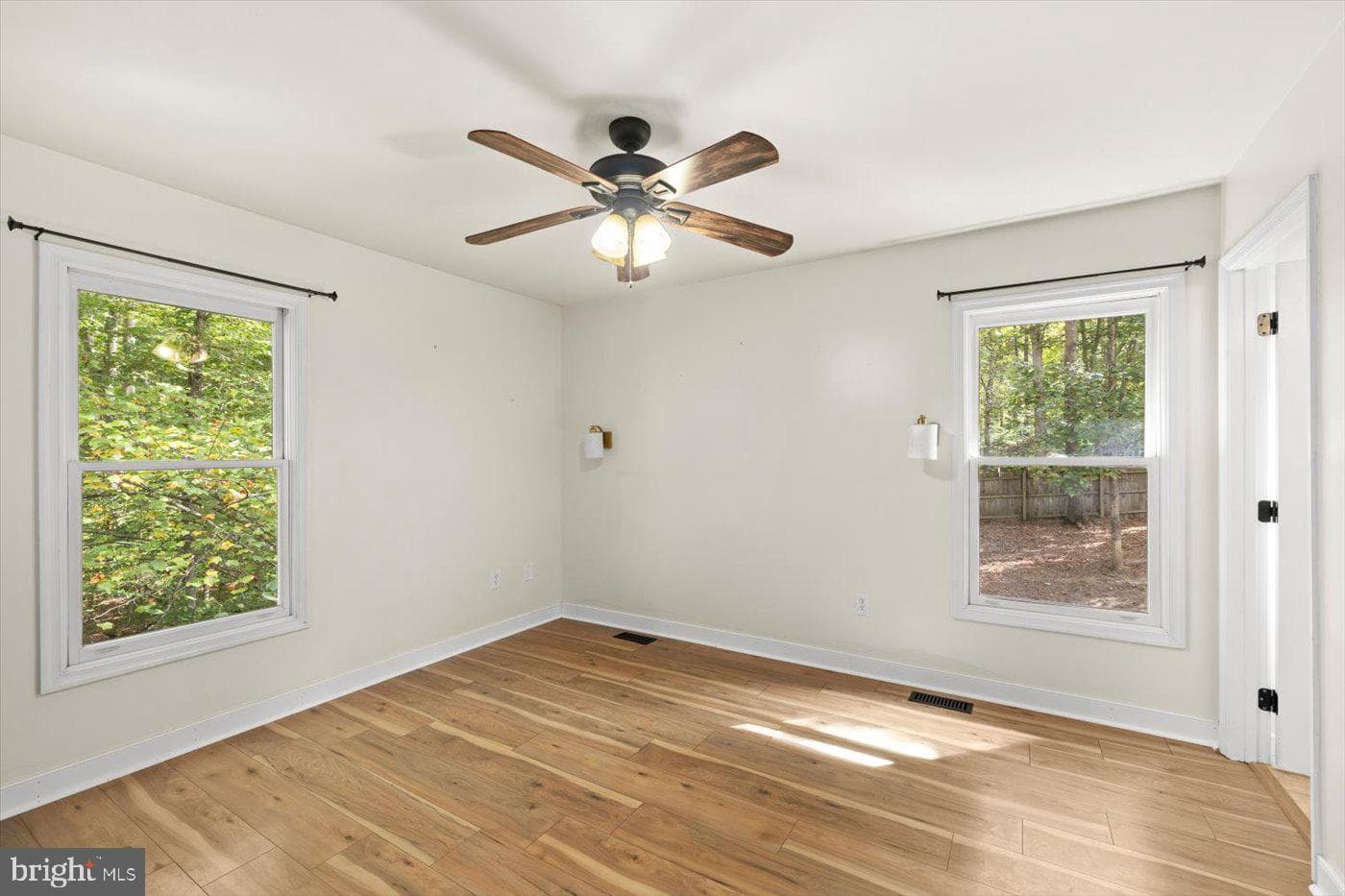 975 Swan Lane photo 20
