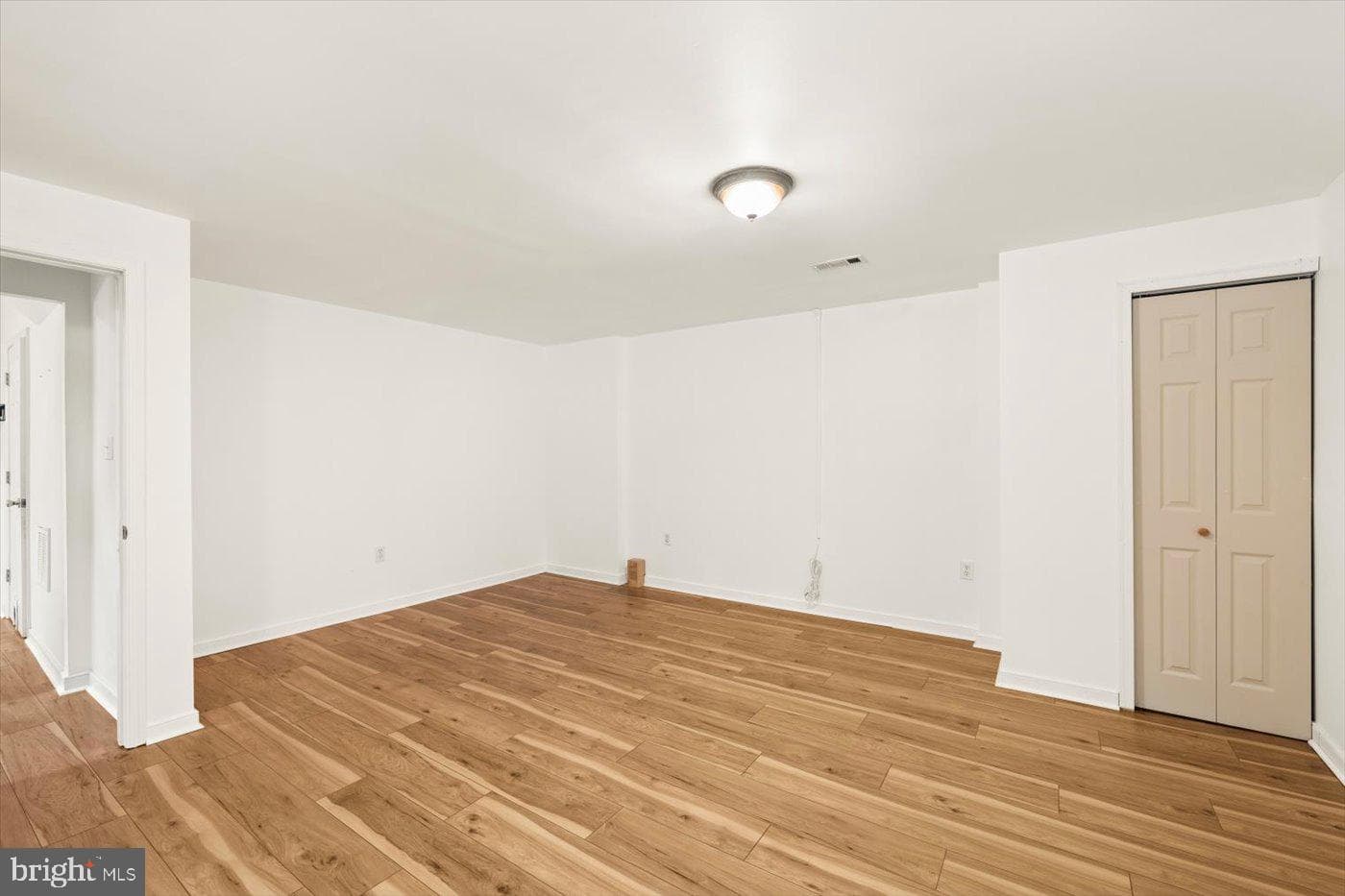 975 Swan Lane photo 26
