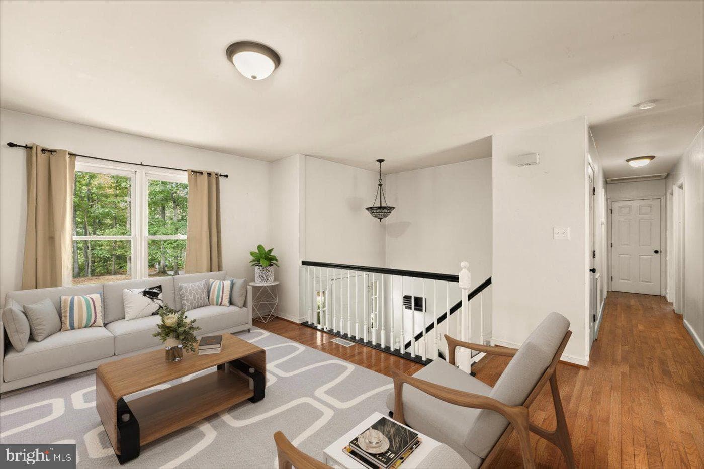 975 Swan Lane photo 6