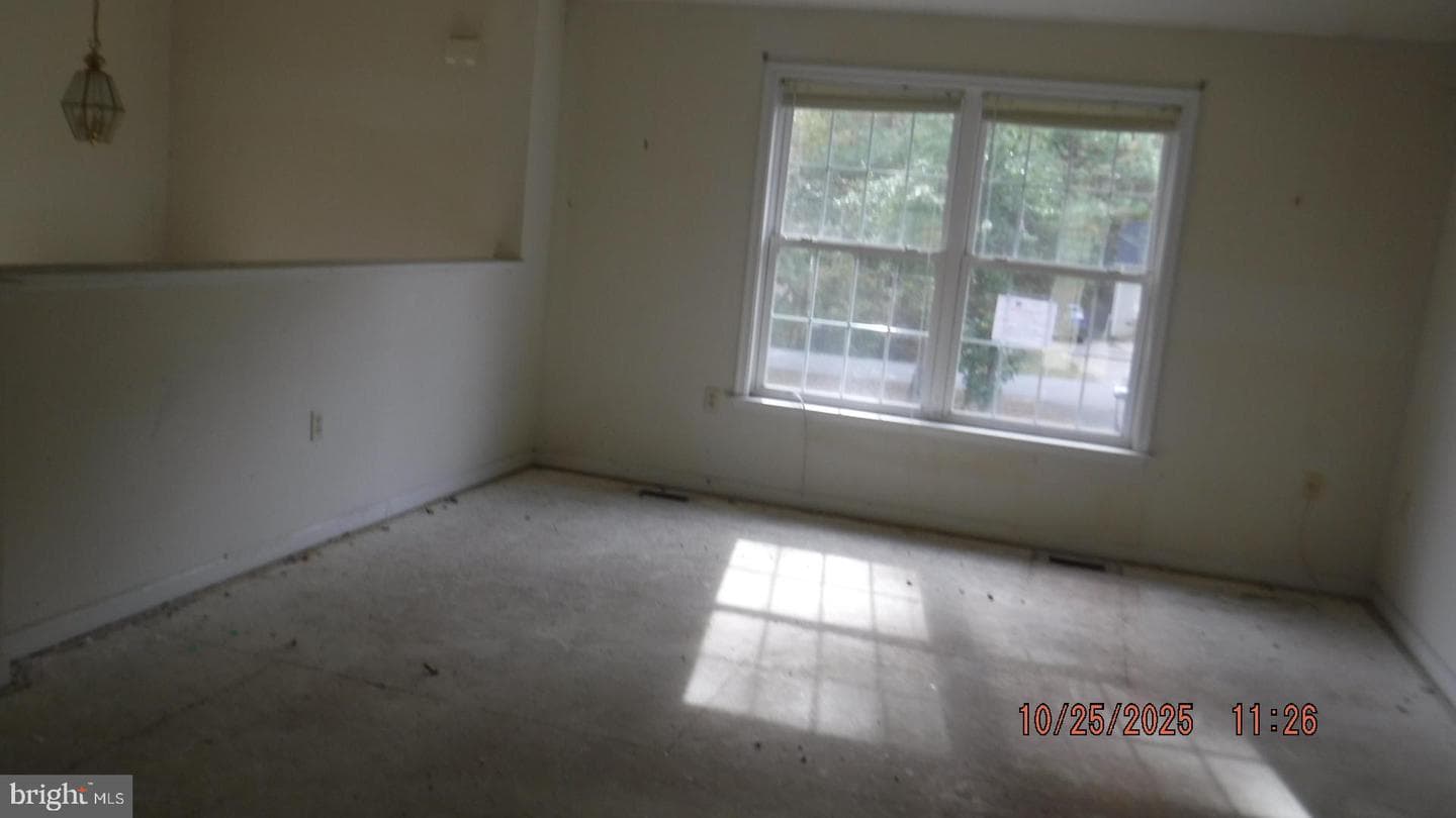 594 Welsh Drive photo 3