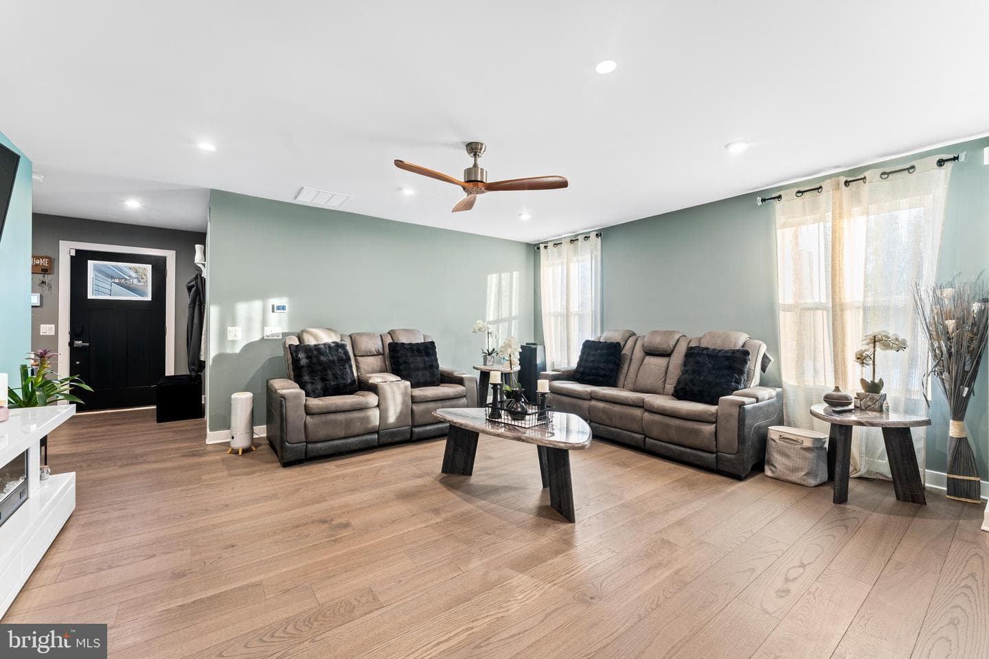 18261 Signature Way photo 5