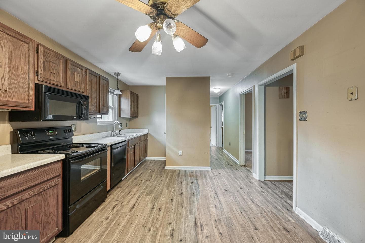 417 Lake Caroline Drive photo 14