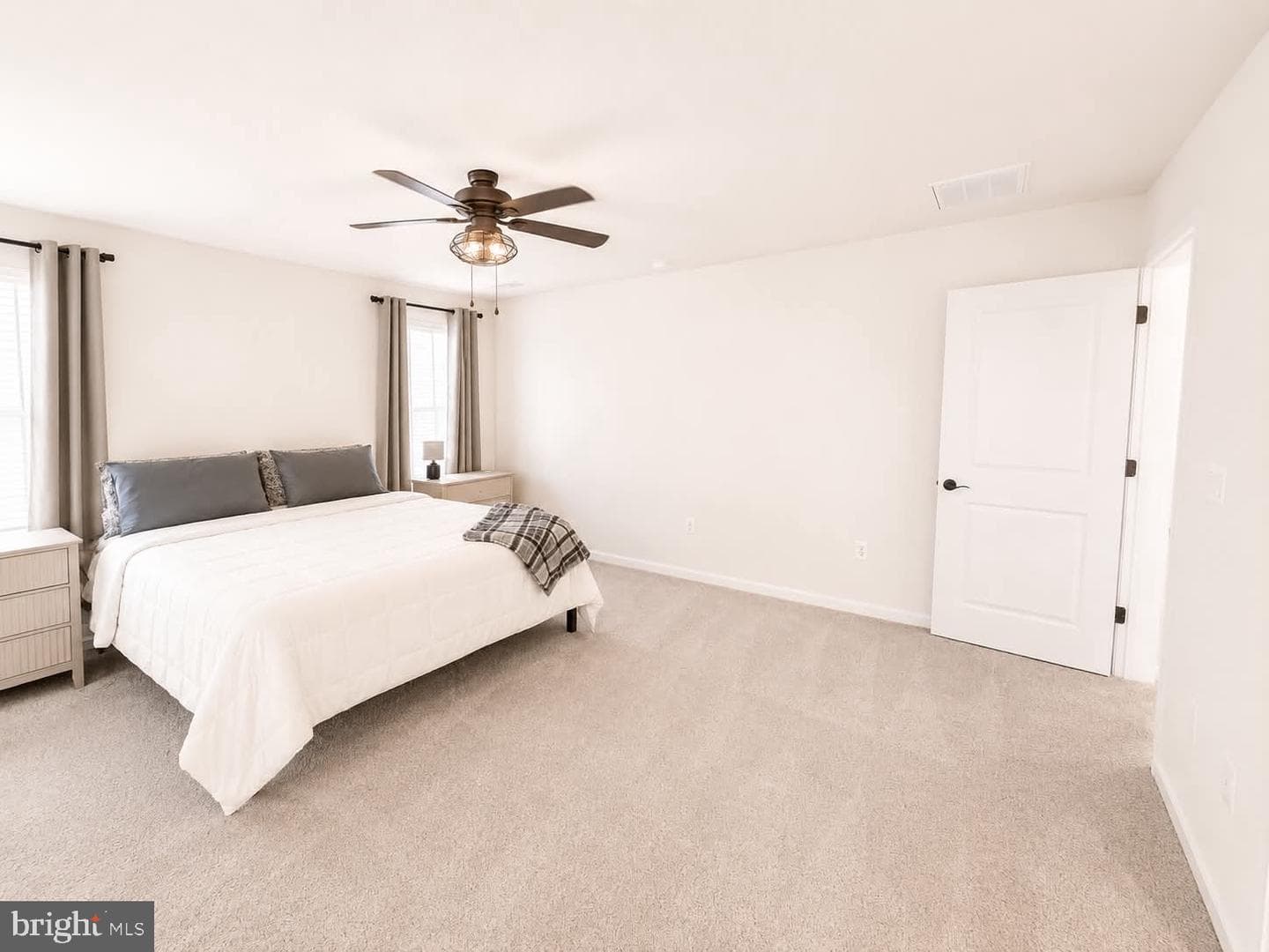 7119 Resolution Way photo 40