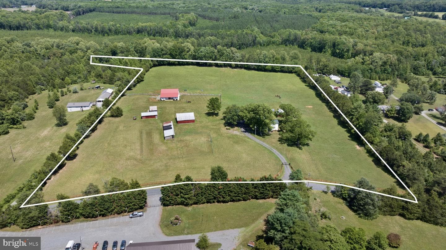 1815 Country Rd, Beaverdam