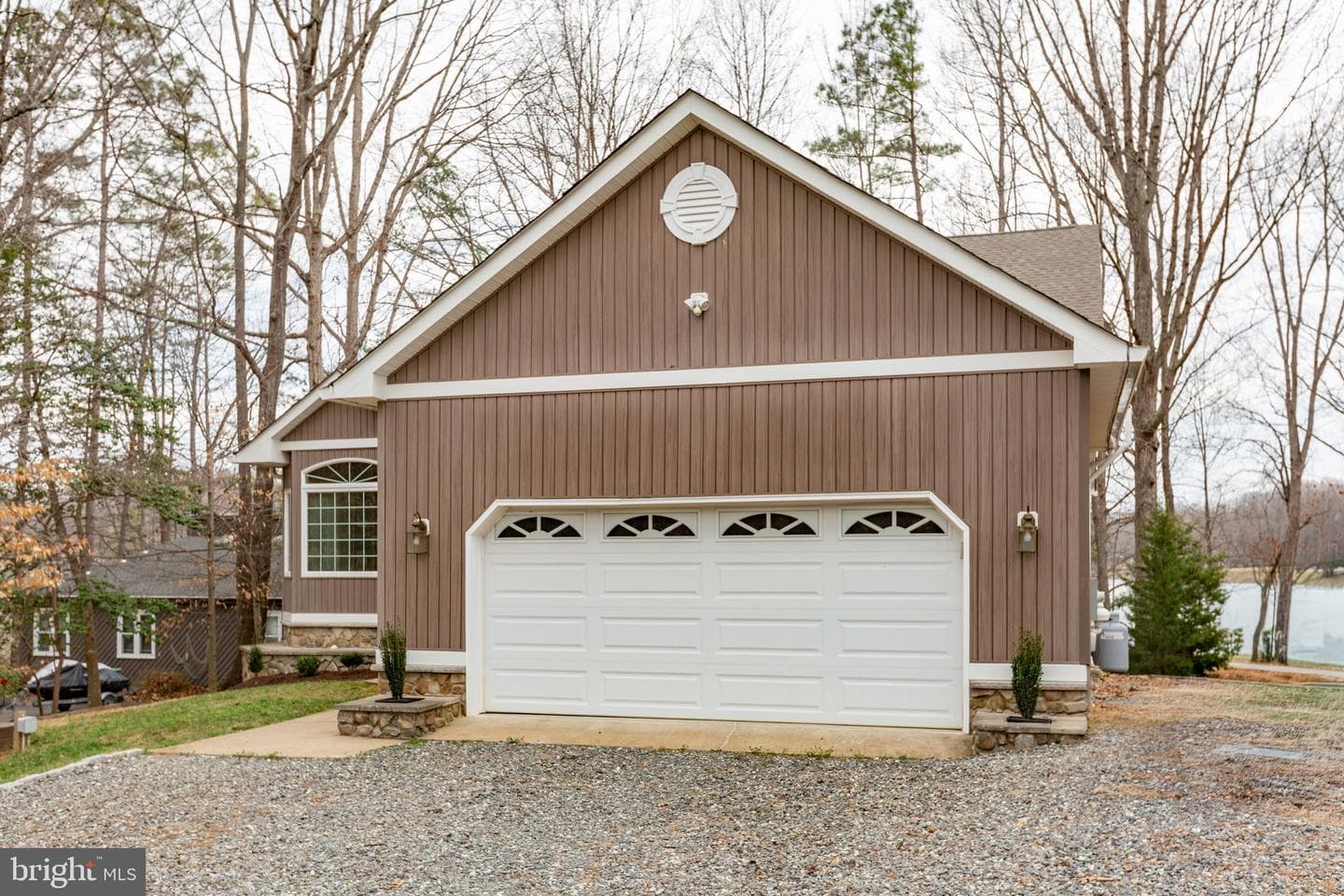 328 Lake Caroline Drive photo 2