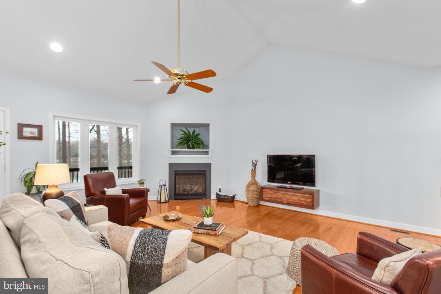 328 Lake Caroline Drive photo 24