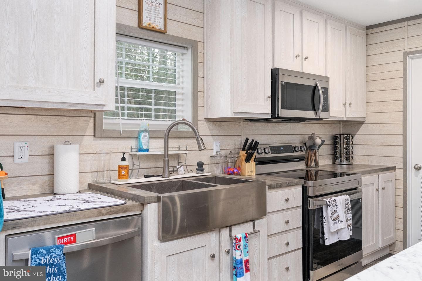 29373 Westward Ln photo 12