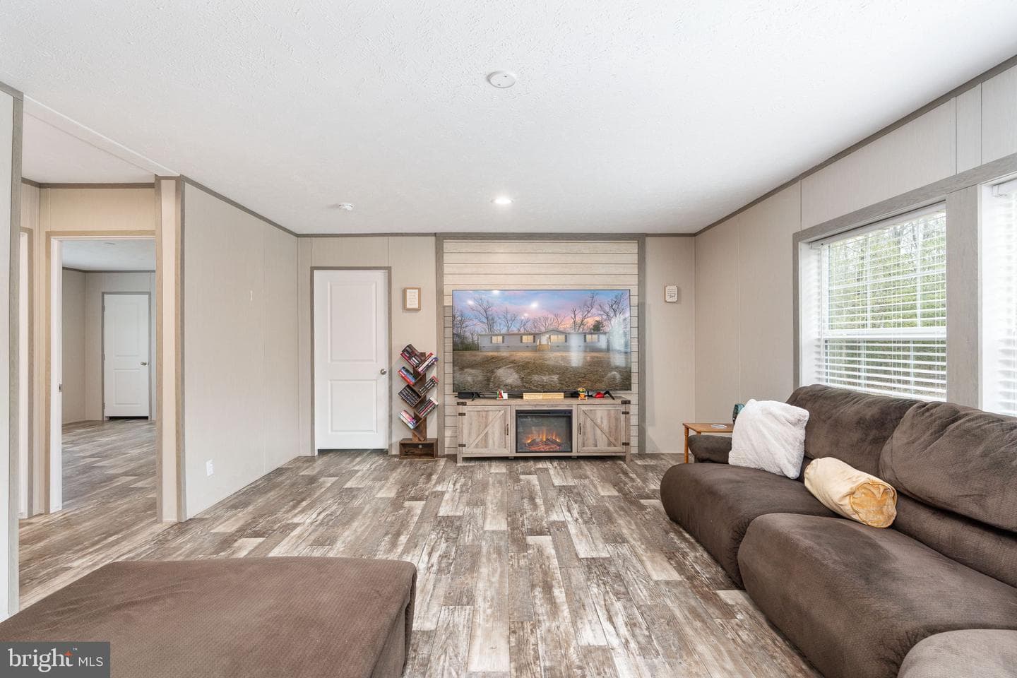 29373 Westward Ln photo 19