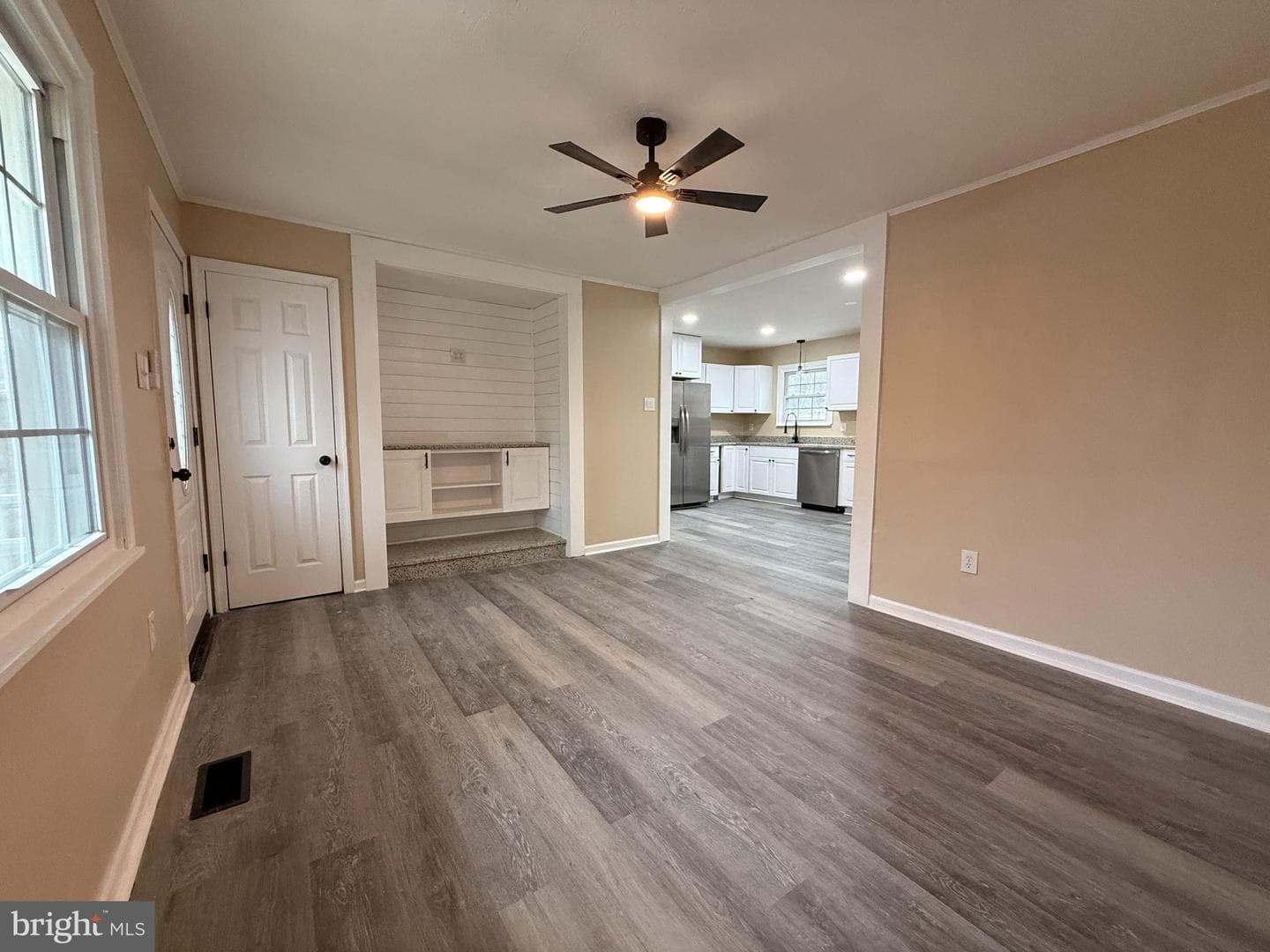 2409 Quail Oak Drive photo 2