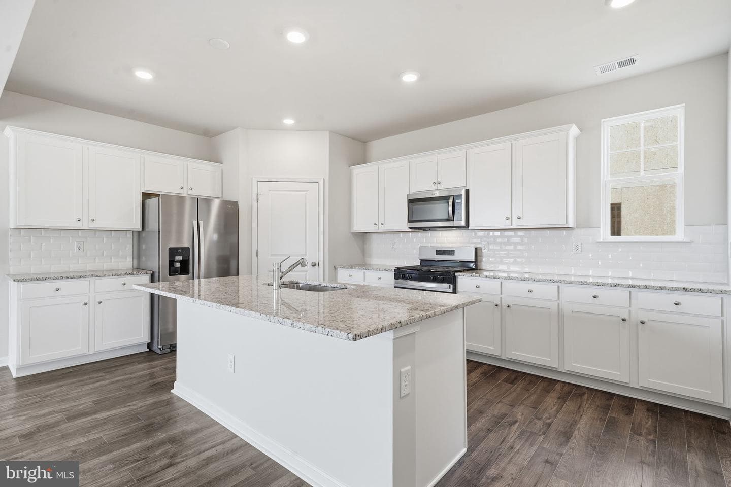 17466 Clark & York Boulevard photo 12