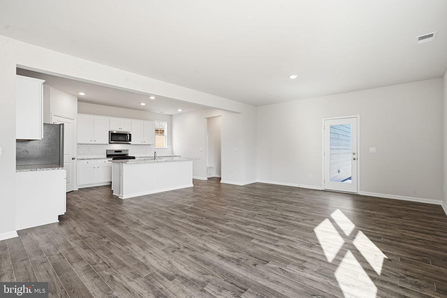17466 Clark & York Boulevard photo 7
