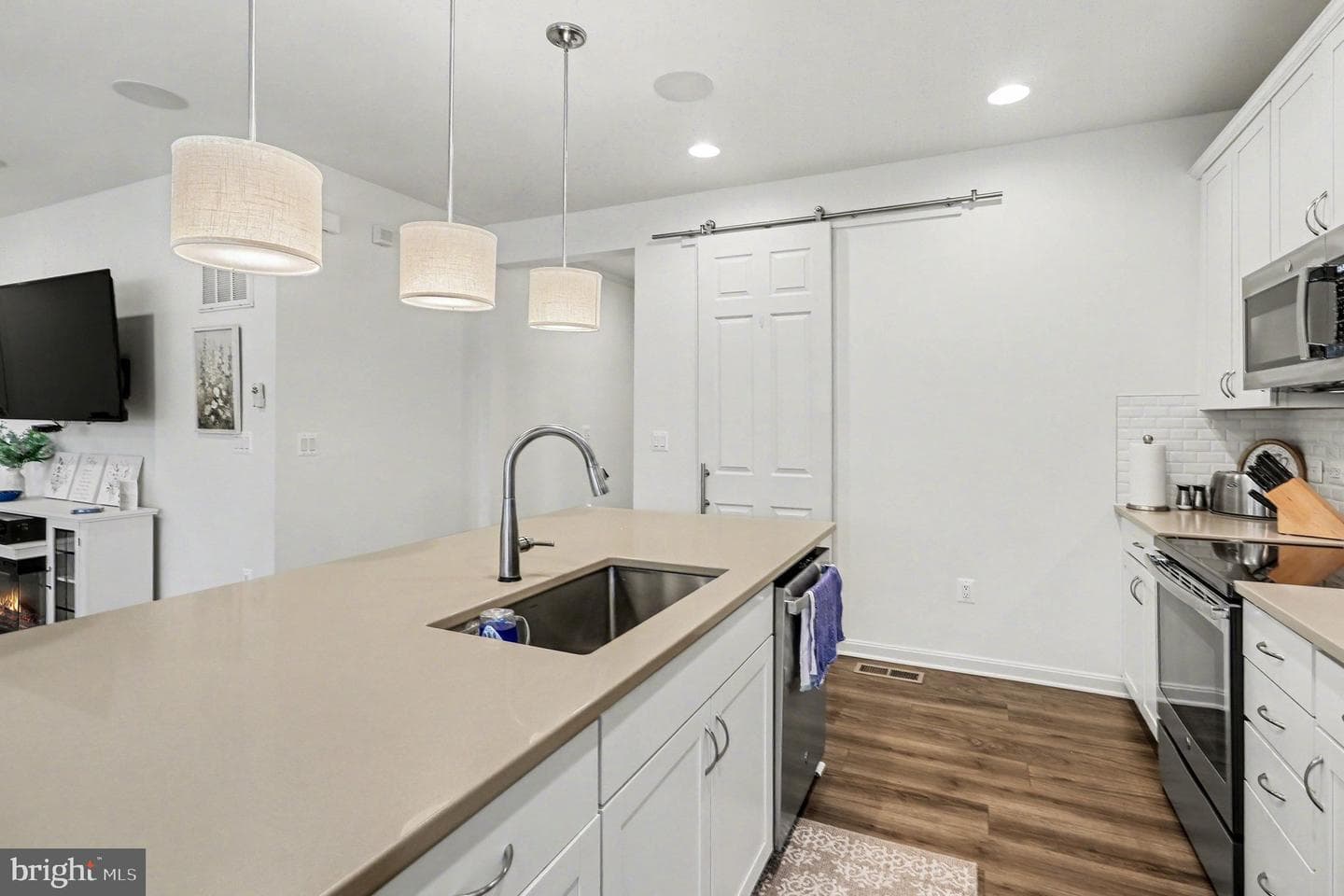18474 Patriot Lane photo 9