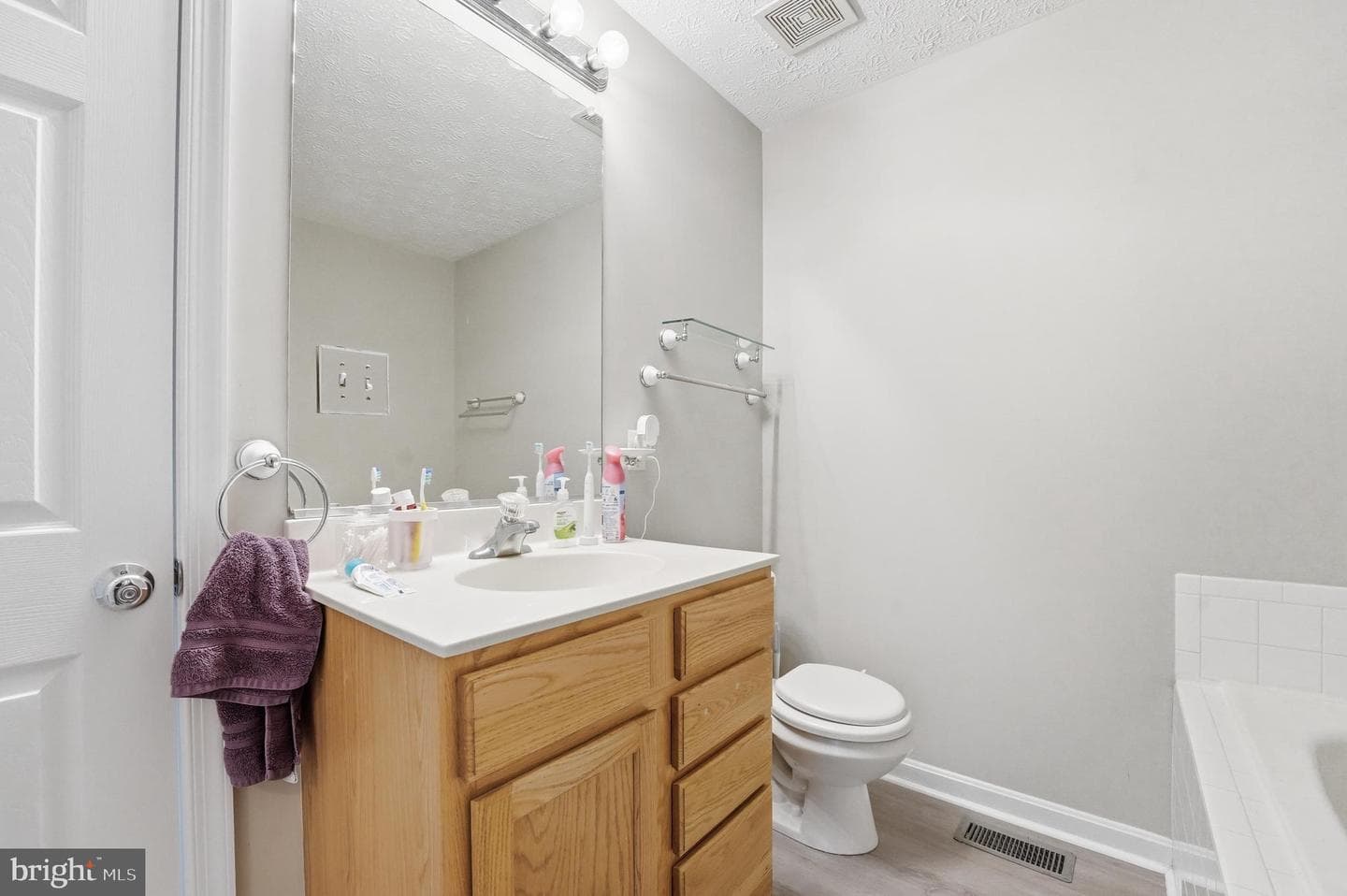 219 Hollyside Drive photo 22