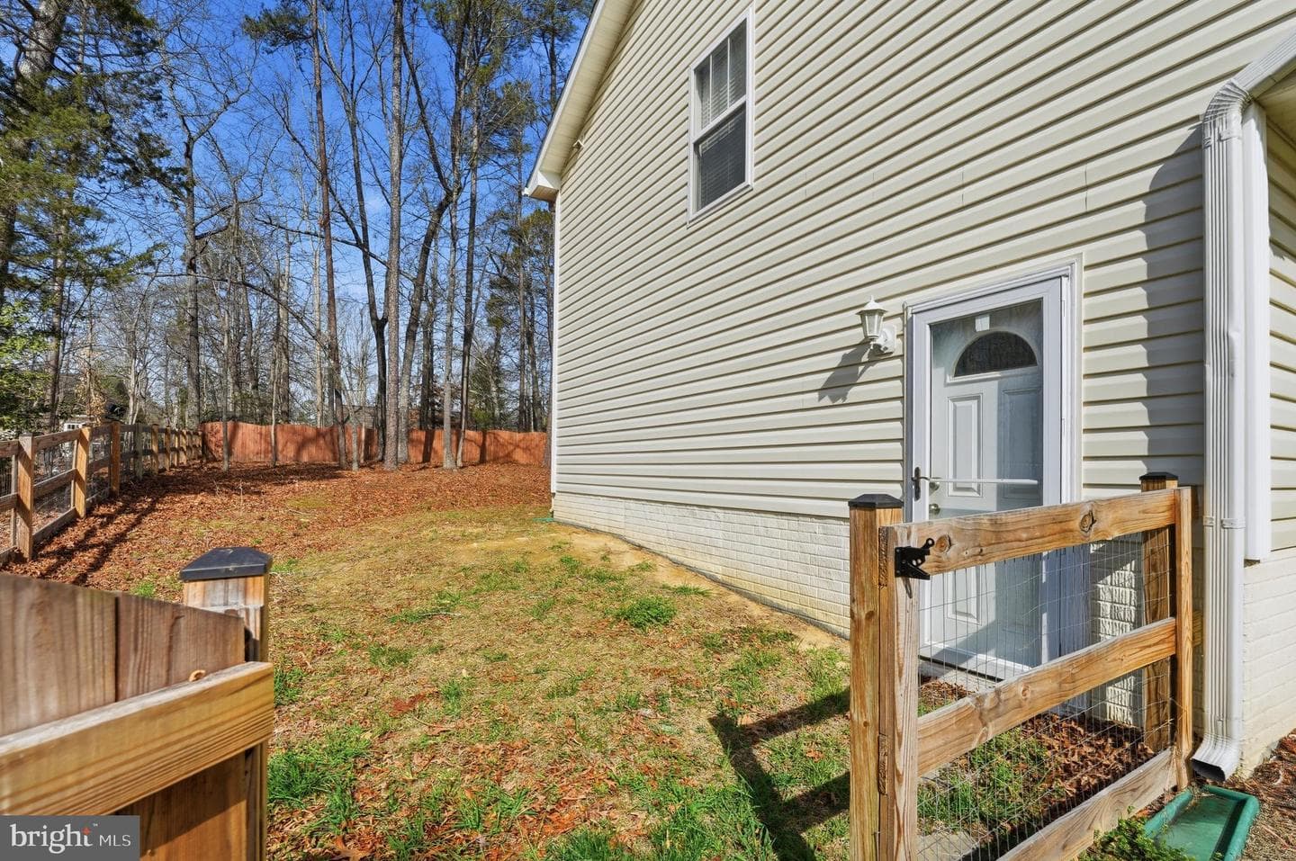219 Hollyside Drive photo 34