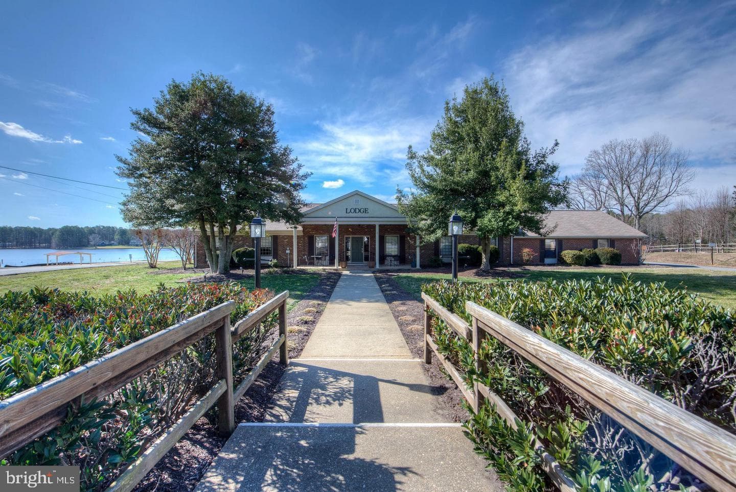 200 Victoria Drive photo 40