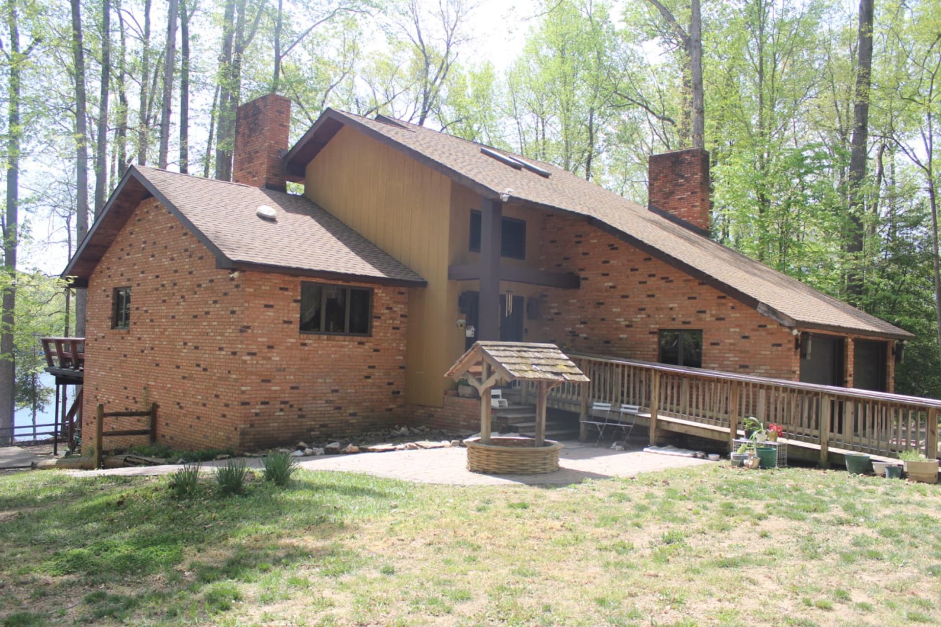 678 Lake Caroline Drive, Ruther Glen
