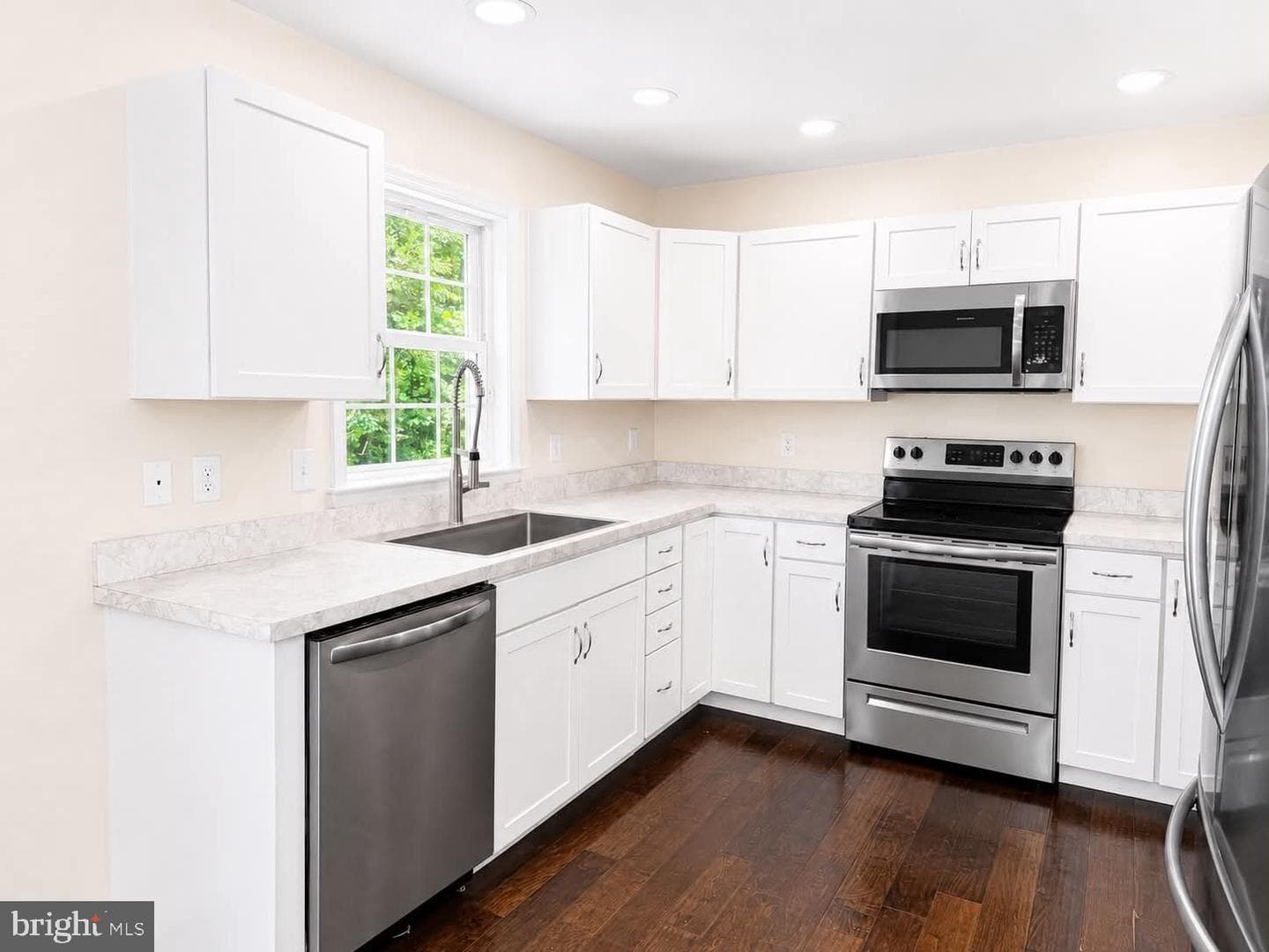 210 Lexington Drive photo 15