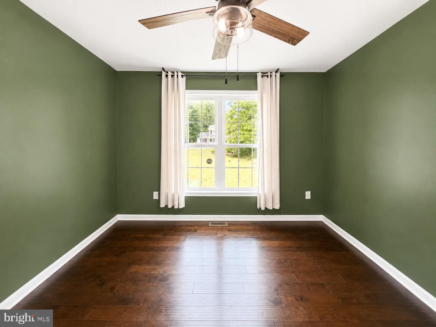 210 Lexington Drive photo 28