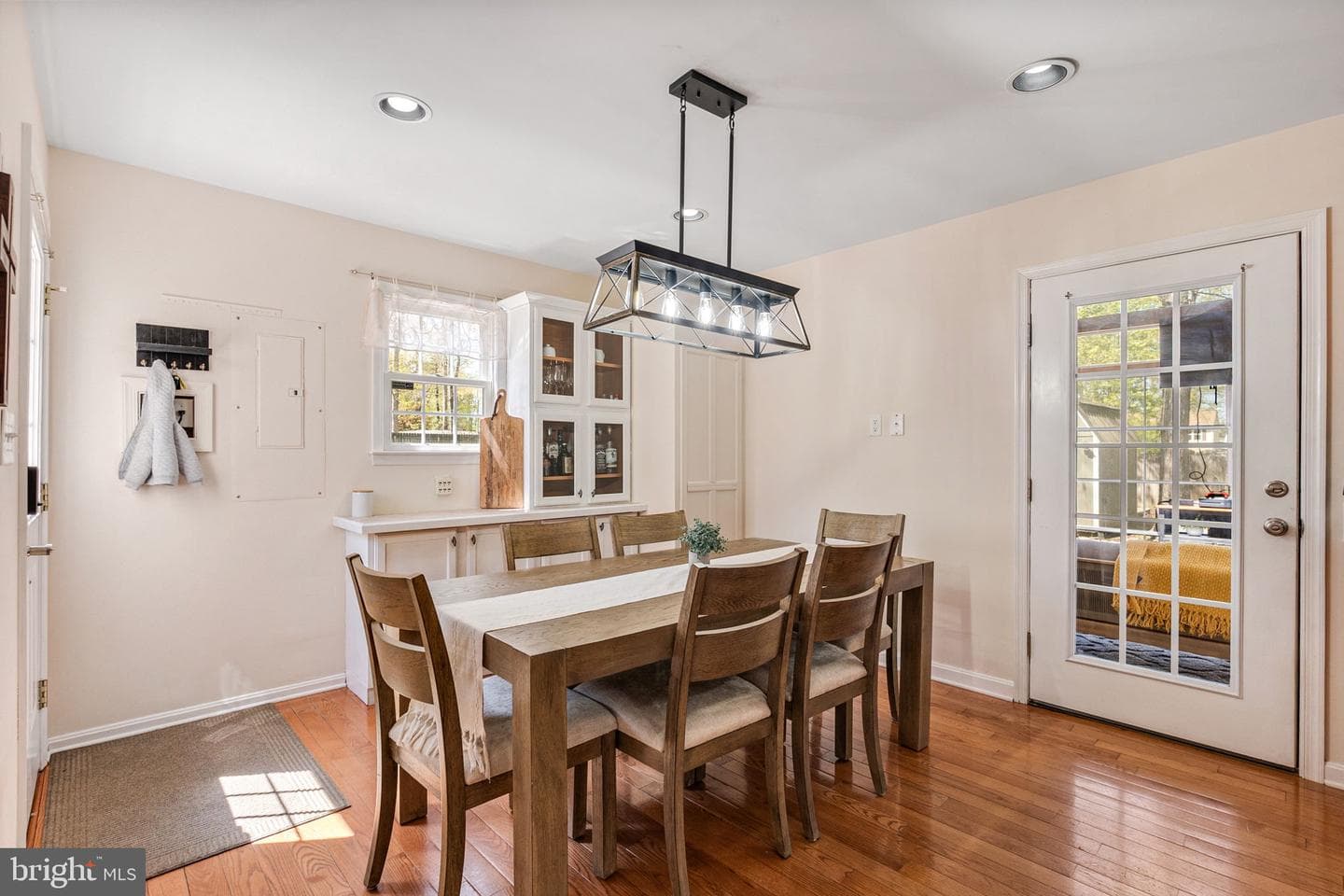 425 Dorset Drive photo 3