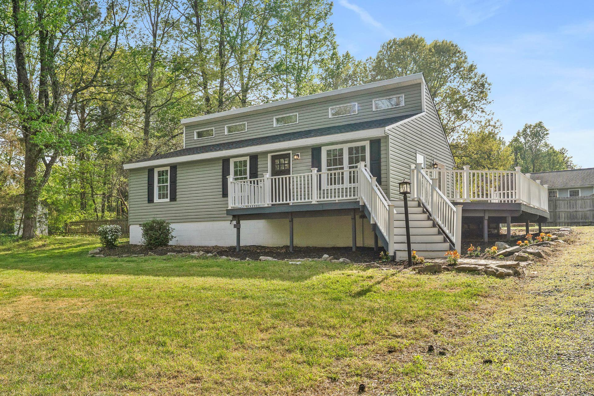 327 Union Drive photo 2