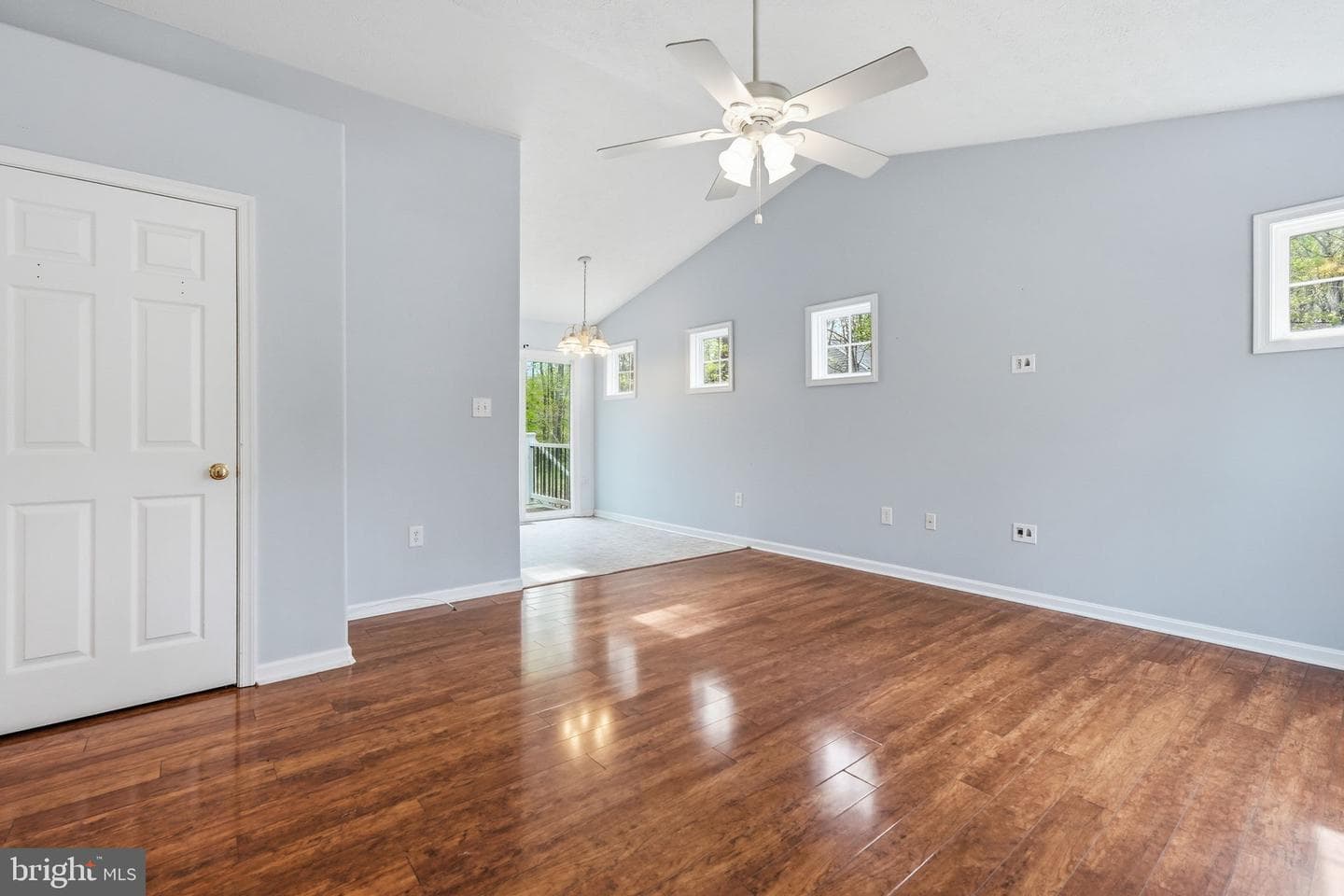 644 Wright Drive photo 4