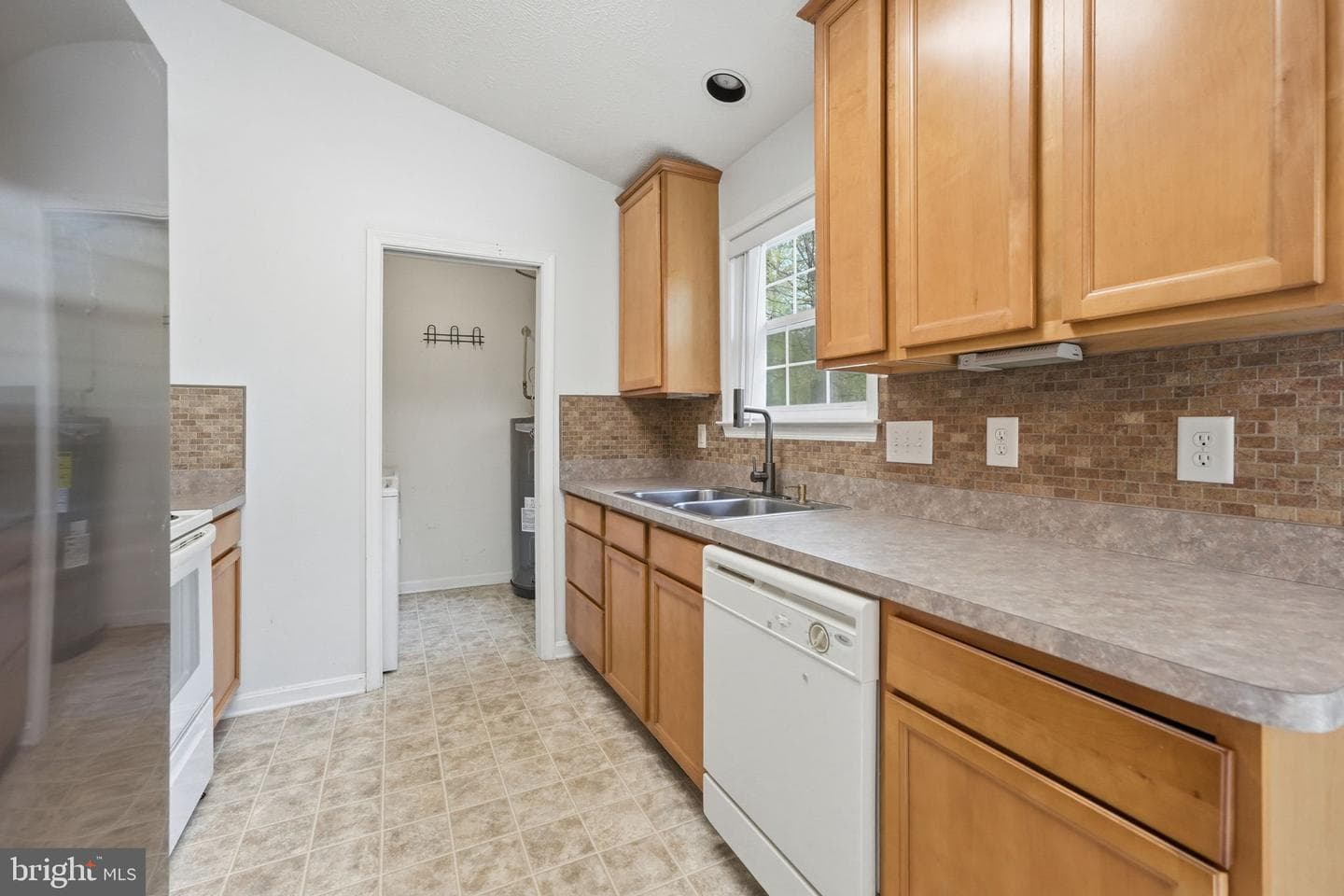 644 Wright Drive photo 9