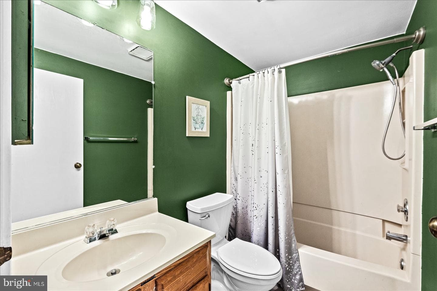 218 Victoria Drive photo 38
