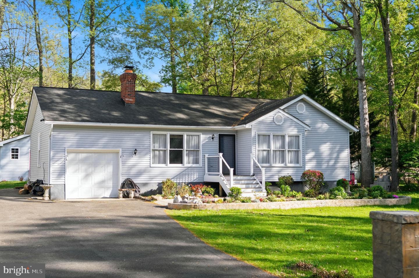 118 Yorktown Drive photo 2
